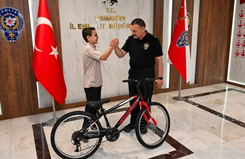 Osmaniye’de 500 Tam Puan Alan Öğrenciye Bisiklet Ödülü