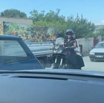 Dörtyol Polisi YKS’de Öğrencilerin Yardımına Koştu